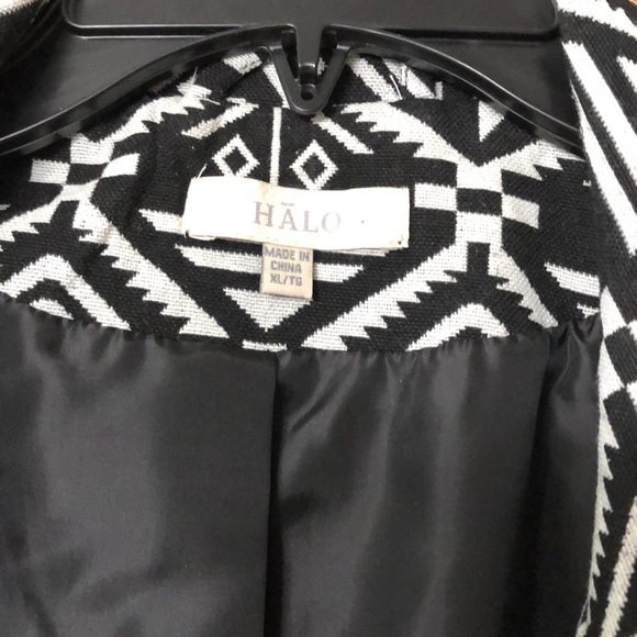 Black and White Aztec Jacket with Leather Sleeves - Picture 4 of 4